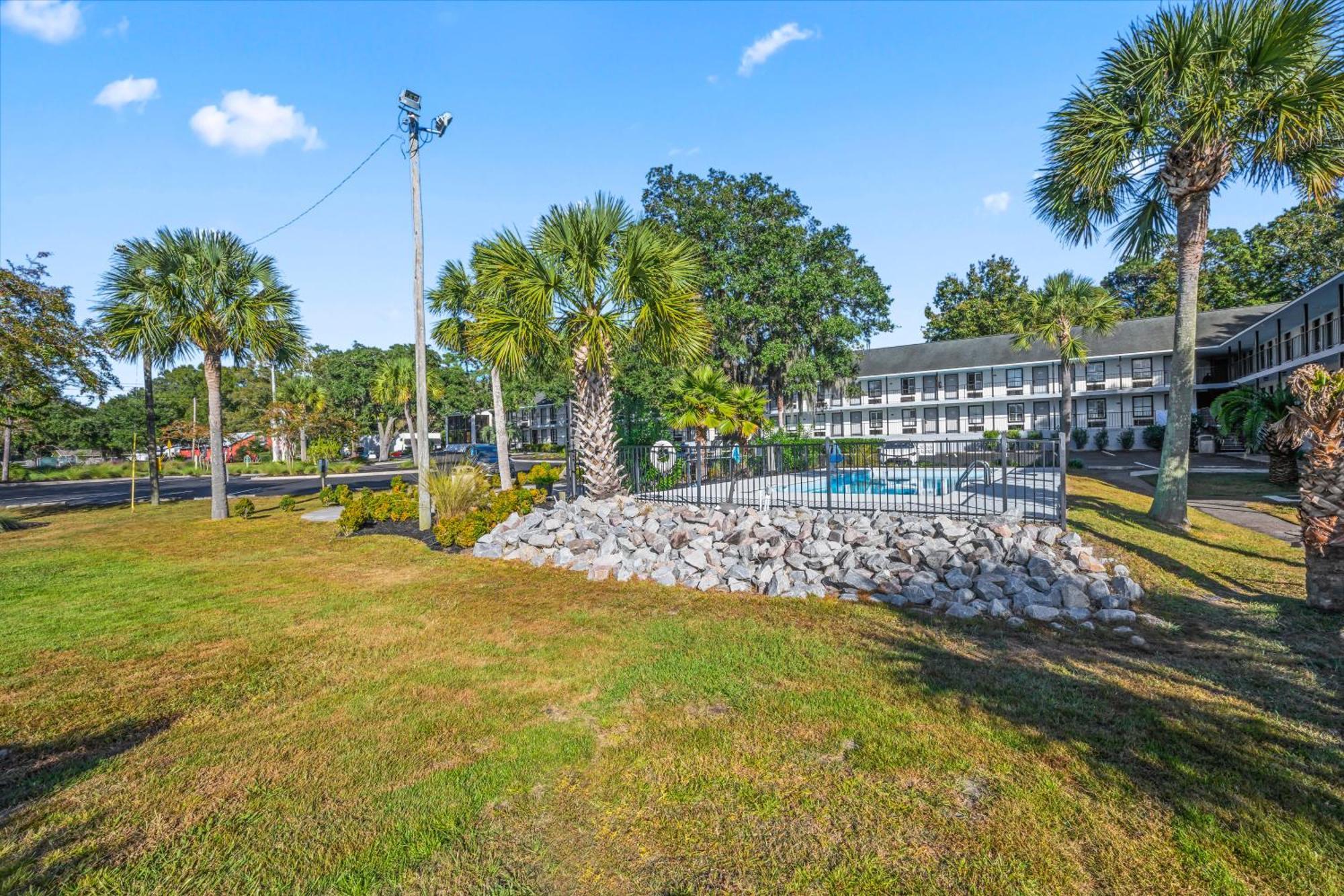 Charleston Creekside Inn Exterior photo