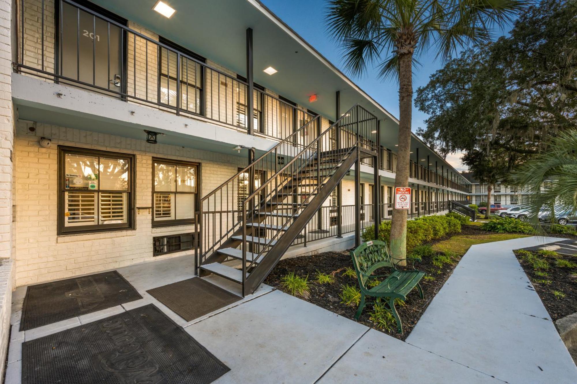 Charleston Creekside Inn Exterior photo