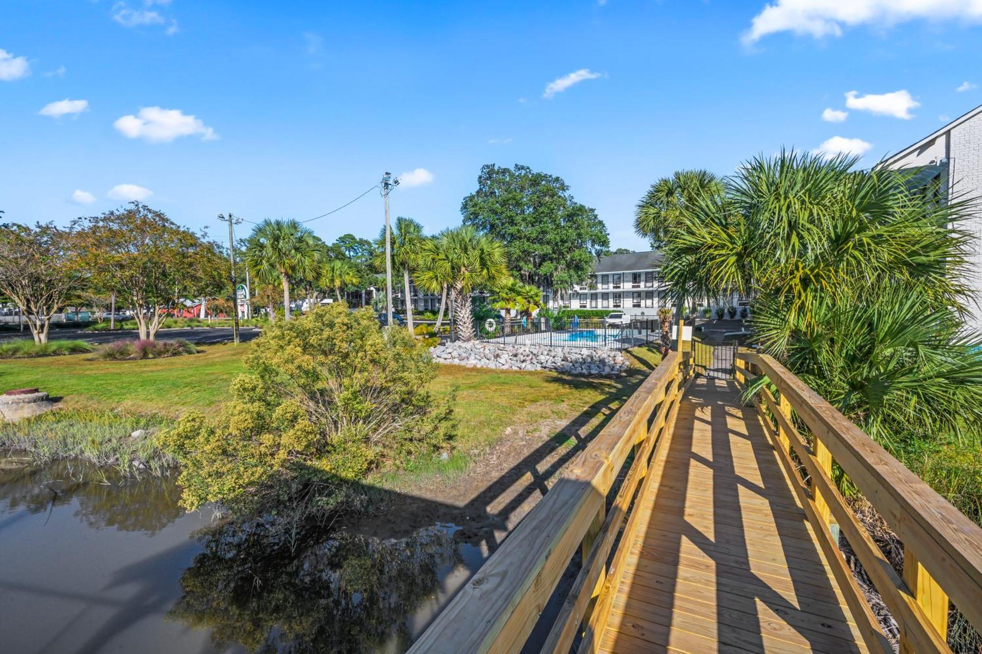 Charleston Creekside Inn Exterior photo